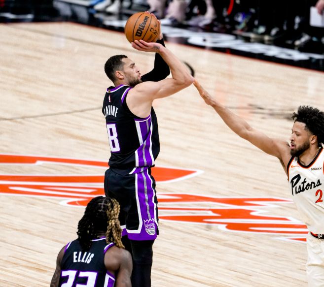 篮网碾压太阳，拉文状态火热