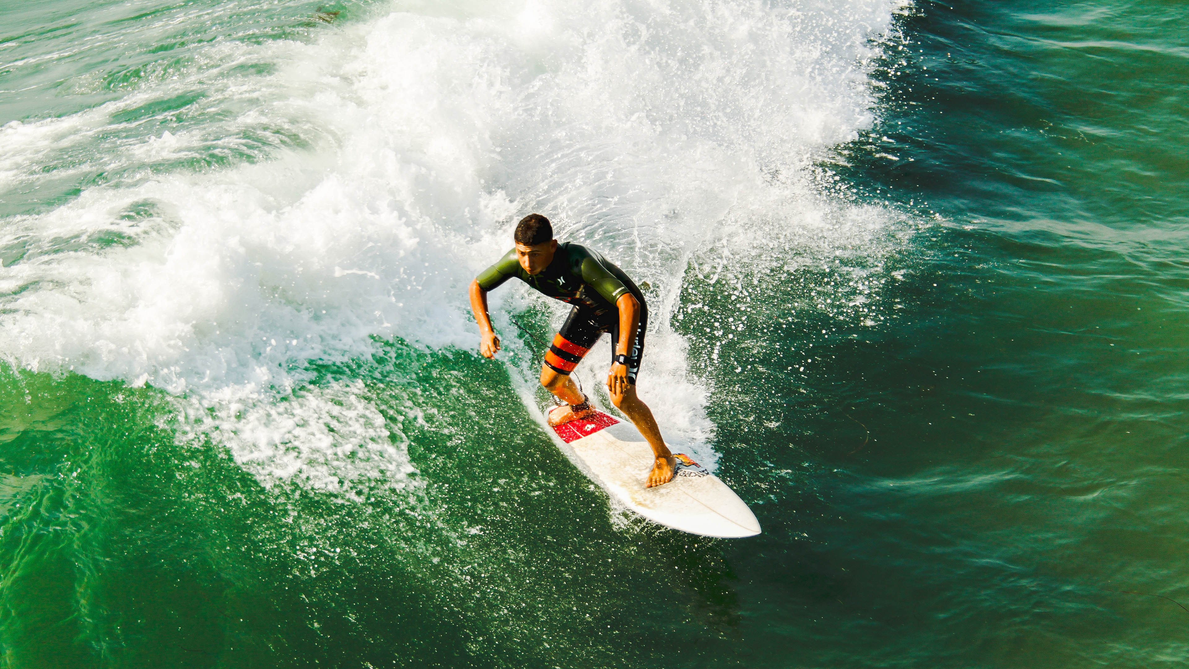 卡塞米罗爆发,拜仁正面击溃秘鲁,当足球成为地缘政治的隐喻